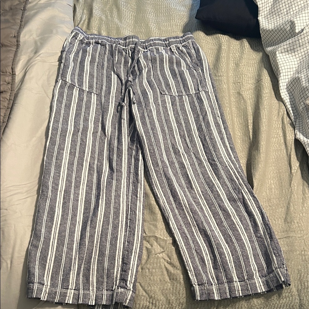 GAP Navy and White Checkered Pants